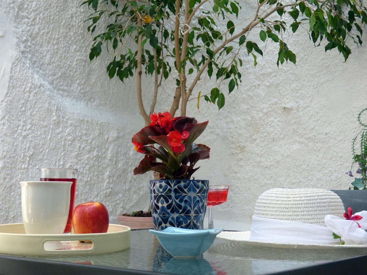 Tasoula Guest House Adamantas  Luaran gambar