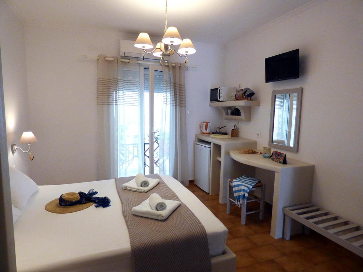 Tasoula Guest House Adamantas  Luaran gambar